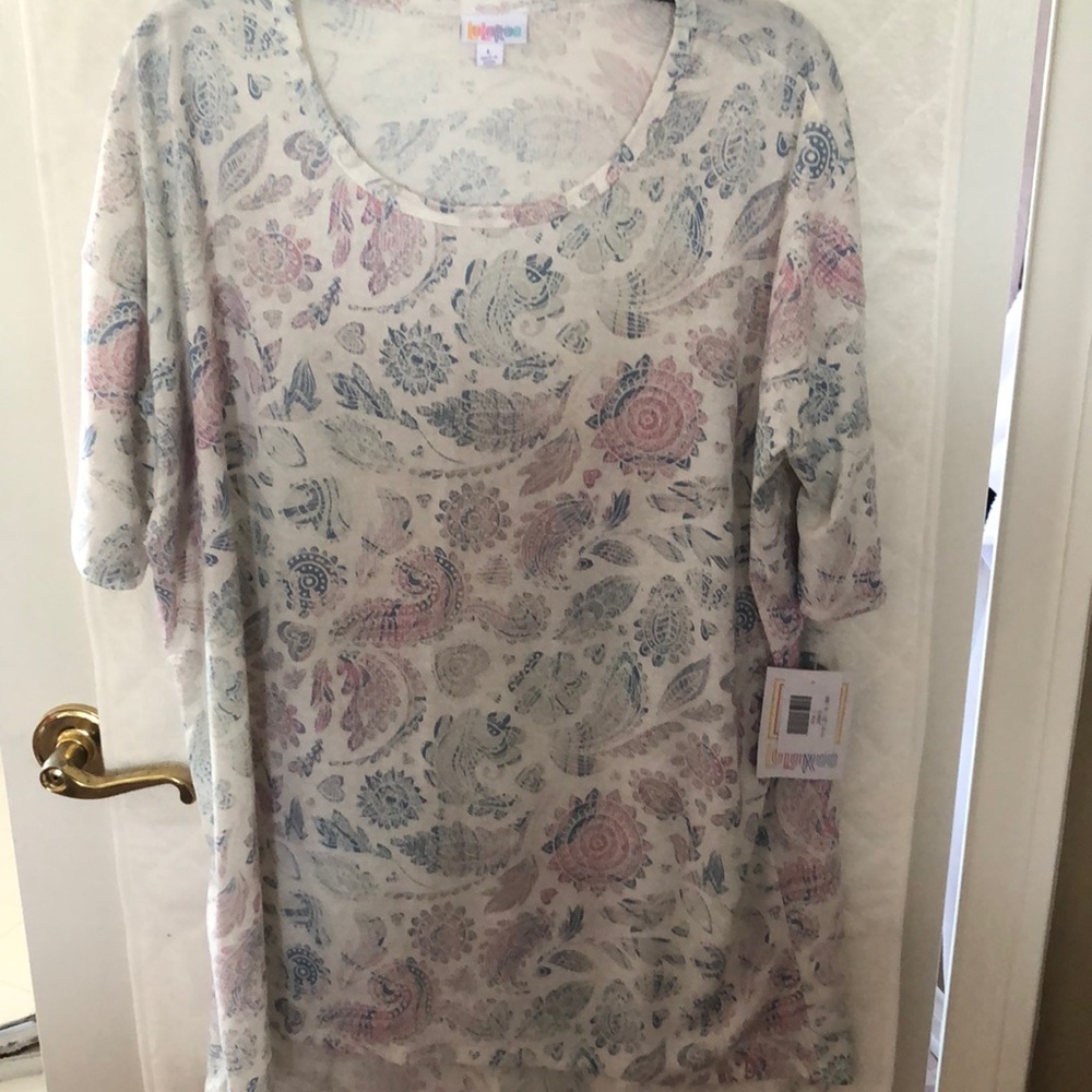 Lularoe Irma L NWT. Pretty paisley